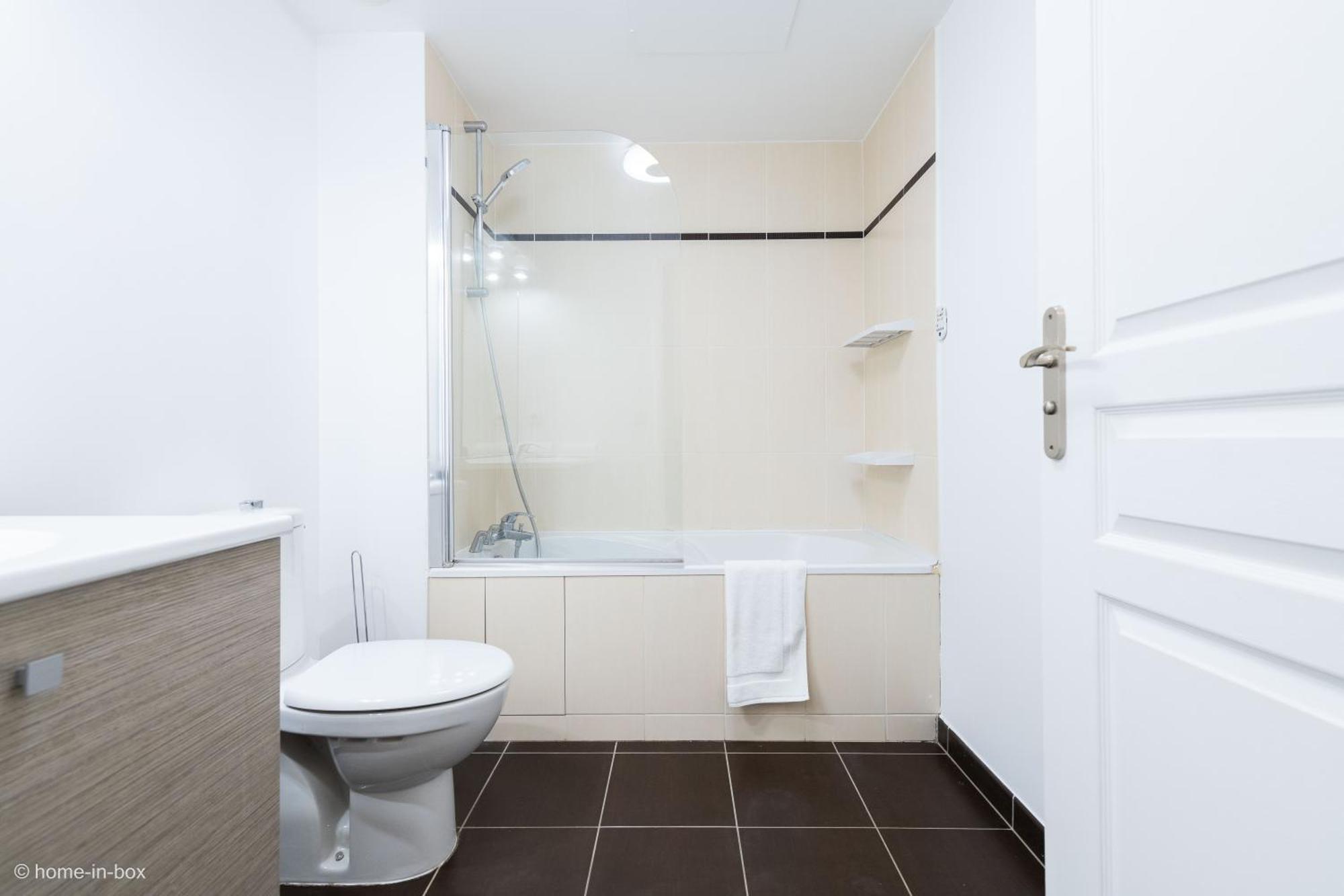A 10 Min: Maison Paisible 8p, Wifi, Parking Holiday home Chessy (Seine-et-Marne)