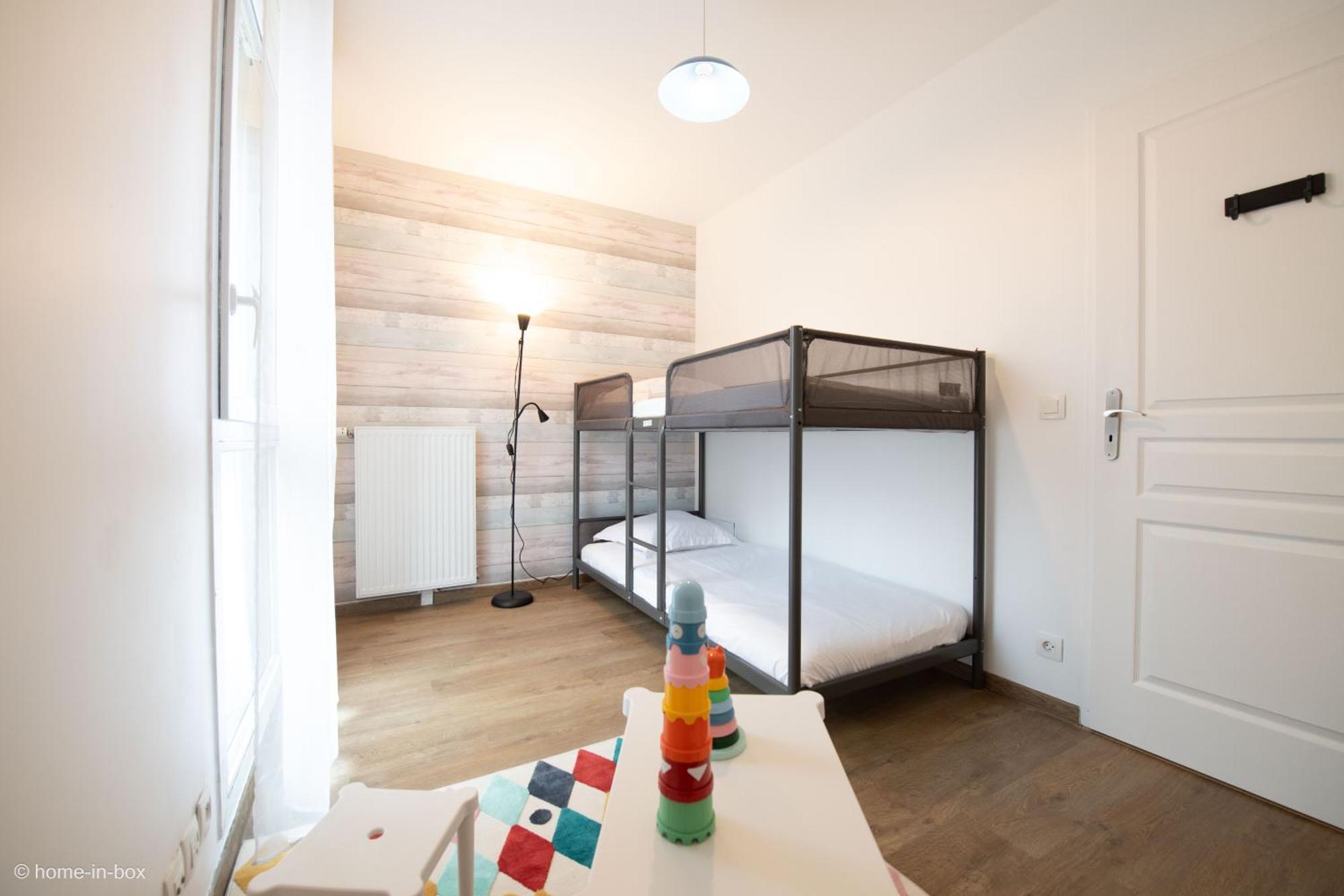A 10 Min: Maison Paisible 8p, Wifi, Parking Hébergement de vacances Chessy (Seine-et-Marne)