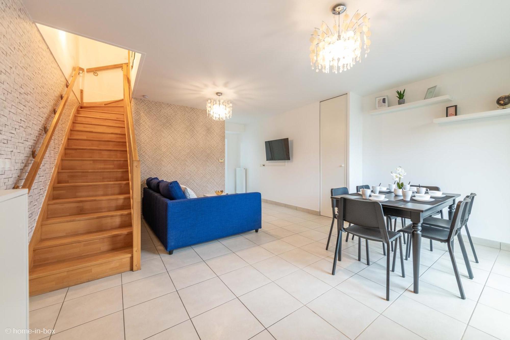 A 10 Min: Maison Paisible 8p, Wifi, Parking Chessy (Seine-et-Marne)