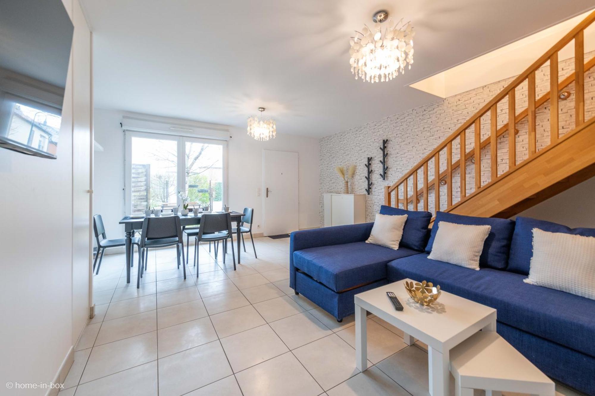 A 10 Min: Maison Paisible 8p, Wifi, Parking
